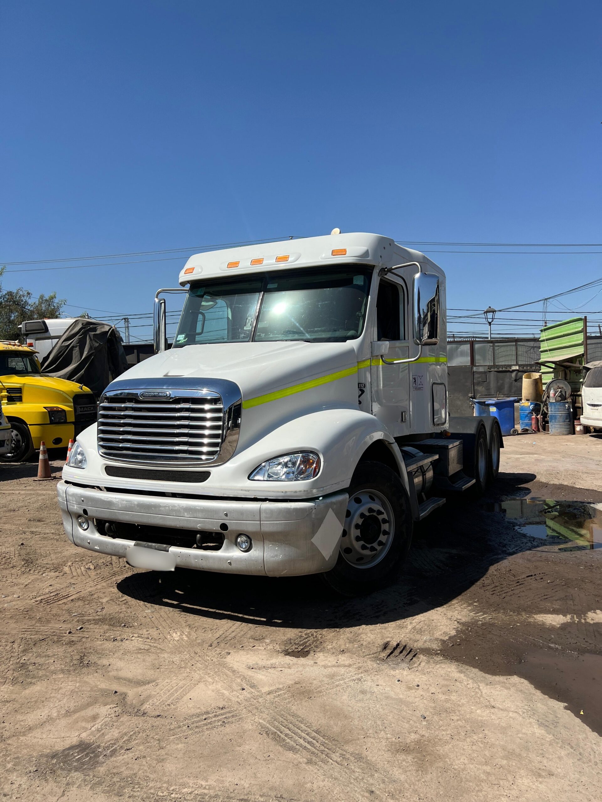 Freightliner CL112