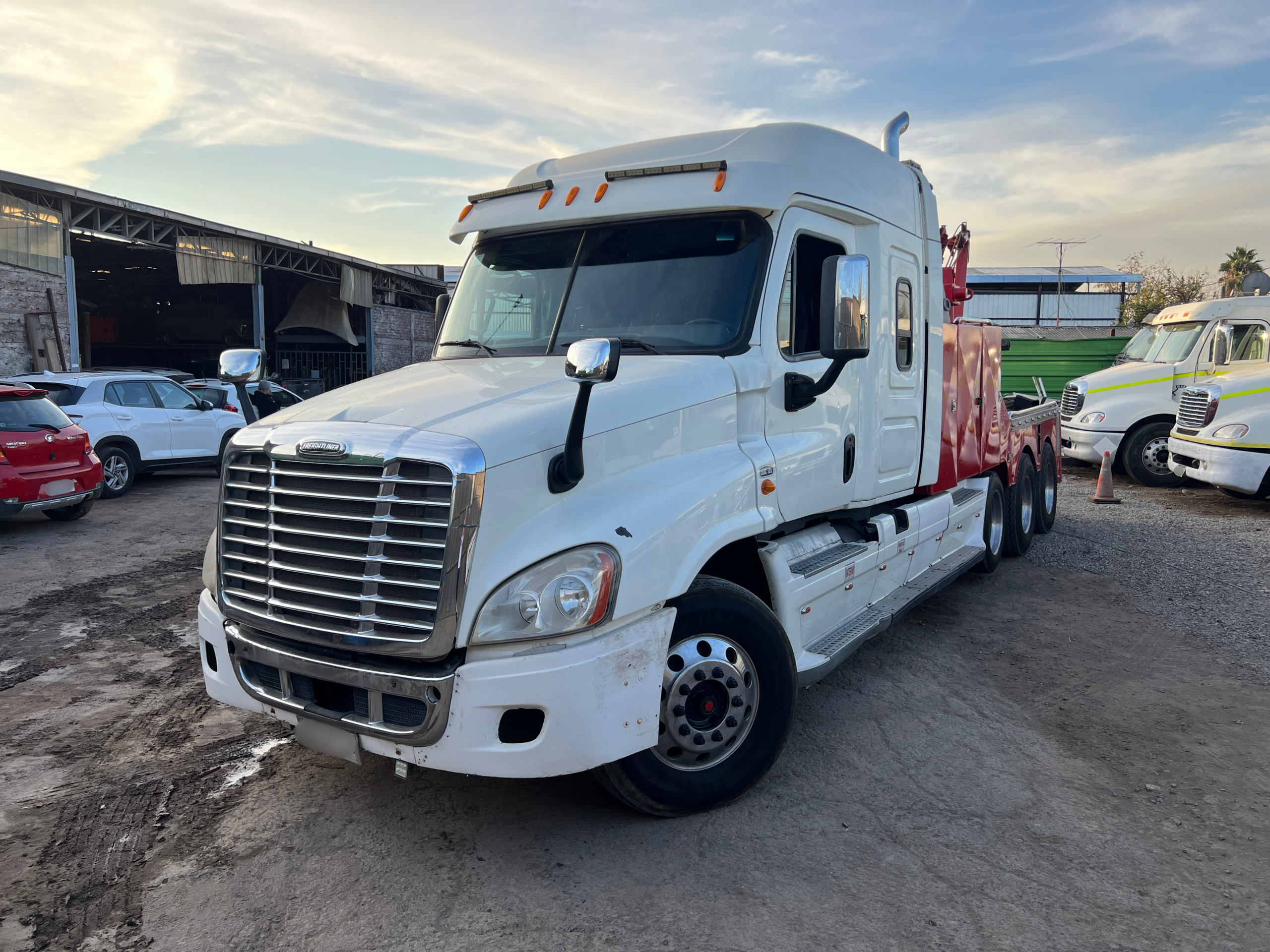Freightliner Cascadia 125/Holmes 750